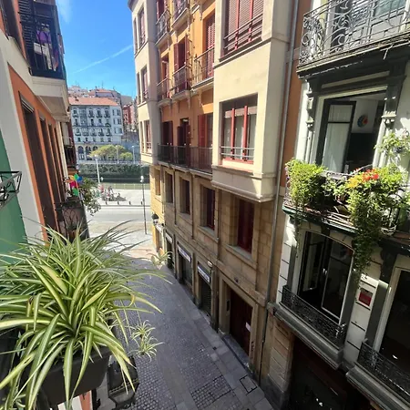 Gurea Casco Viejo Con Parking No Incluido En El Precio Apartamento